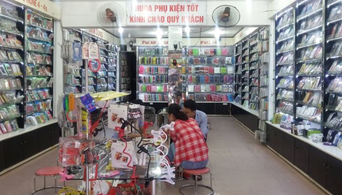 Nguồn hàng phụ kiện điện thoại Trung Quốc tại các đại lý phân phối ở Việt Nam