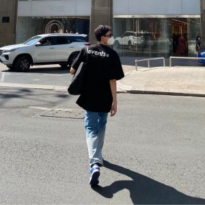 Phối với quần jean skinny