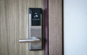 lưu ý khi sử dụng khóa điện tử