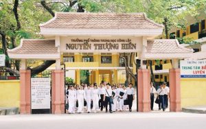 Nên học trường công lập khi nào?