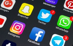 Link đến các tài khoản mạng xã hội