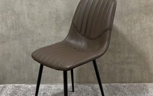 Dùng tay ấn vào bề mặt